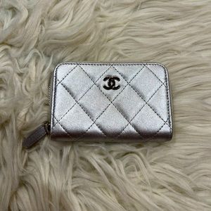 CHANEL CC Zip coin purse, silver